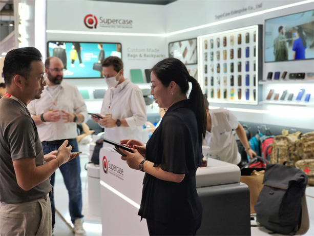 SuperCase_Showcases_Newest_Products_at_Global_Source_in_April,_2023_in_HK_Attracts_Large_Customer_Attention.jpg